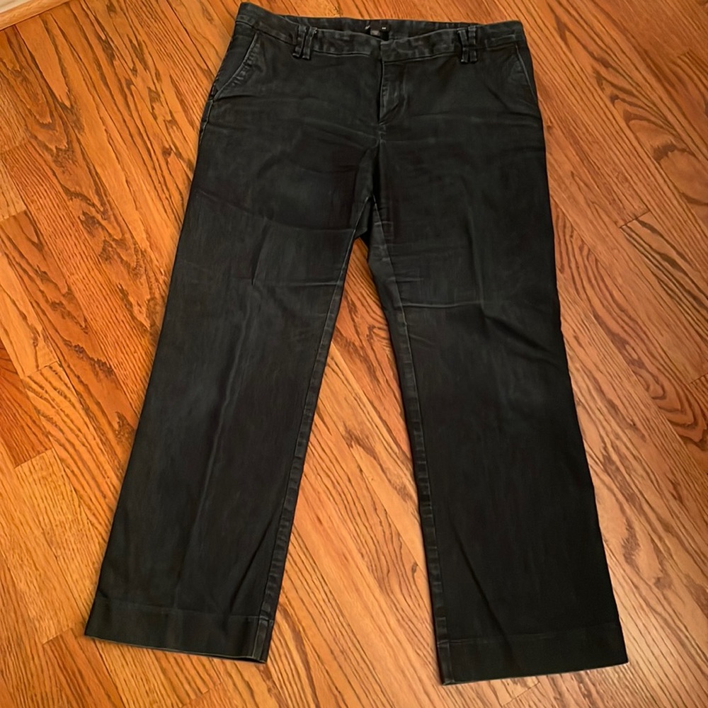 Gap women’s Size 14A pants.